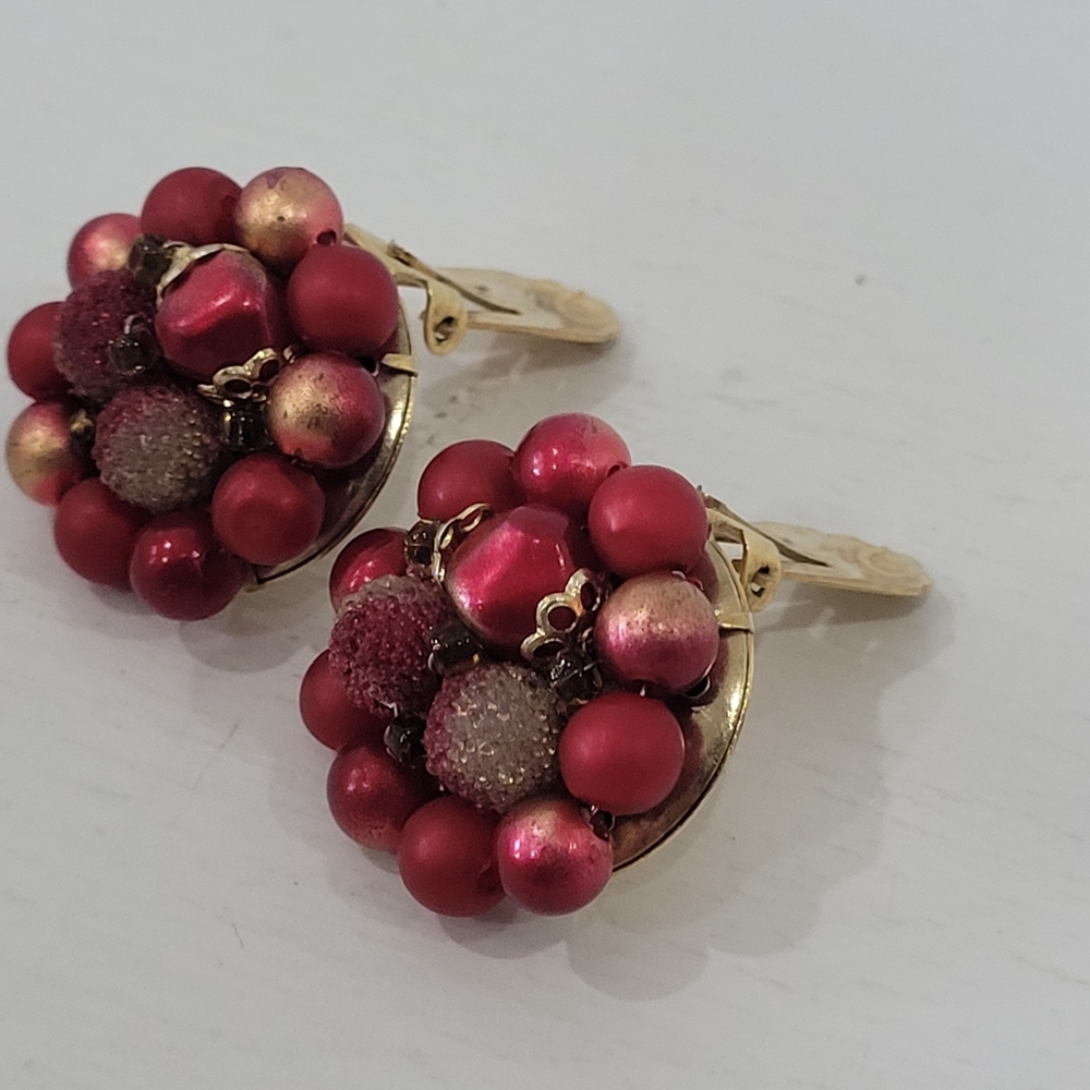 Vintage 50's 60's Clip On Earnings. - Picture 6 of 12